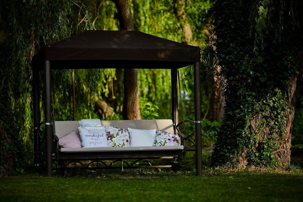 Hotel Lajta Park Mosonmagyaróvár Εξωτερικό φωτογραφία